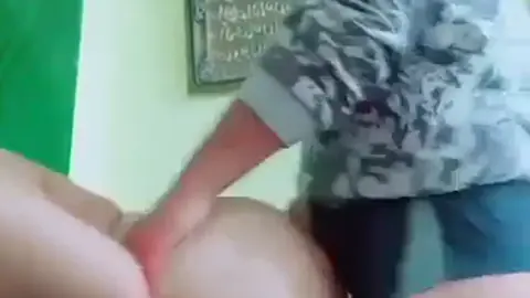 سكس مصري نسوانجي سريع نيك شرموطة من ورا وضرب على الطيز