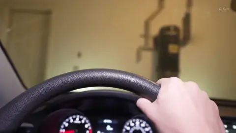 سكس عربي اميرة علي تخون جوزها مع السواق وتدعوه ينيك كسها