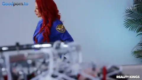 سكس قصص نيك عارضة أزياء بزازها كبيرة مثيرة