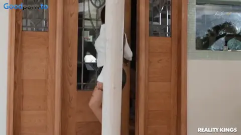 سكس متحرك نيك كس مربربة بيضاء بزب أسود كبير