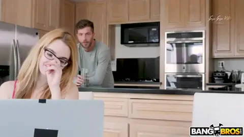 سكس بورنو مراهقات تتناك بقوة من كسها الضيق بزب كبير