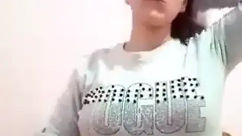 مصرية مزة تقلع عريانه وتصور فيديو سكس لحبيبها xnxx عرب