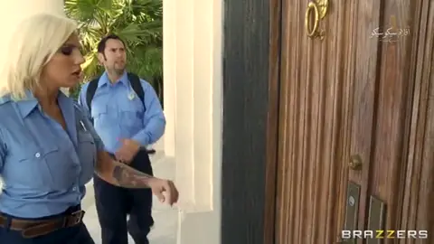 سكس حرامي ينيك ضابط شرطة ويفشخها نيك بقوة