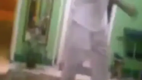 سكس مصري جديد يبرز نيك الفحل للكس المصري مع الرجل الشرموط المازوخي