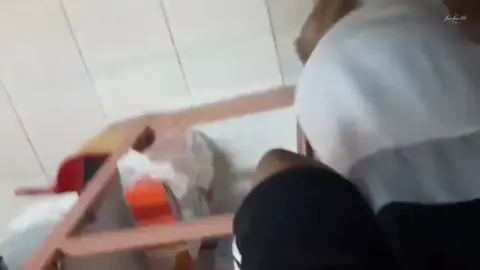 خليجي يطارد أخته في المطبخ حتى تستسلم لرغبته في السكس | سكس محارم حصري