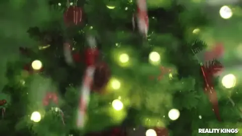 سكس مؤخرة كبيرة ام تتناك من ابنها في عيد الميلاد
