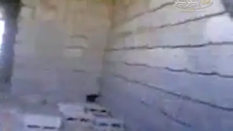 سكس مصري جريء مع شابة جامعية في لقاء خاص داخل عمارة قديمة
