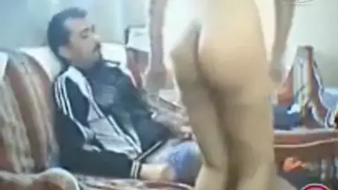 سكس شرموطة مصرية تمارس الجنس الجماعى مع شابين